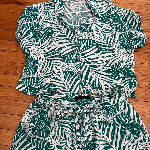 MinkPink Two Piece Print Set - Picture 2 of 3